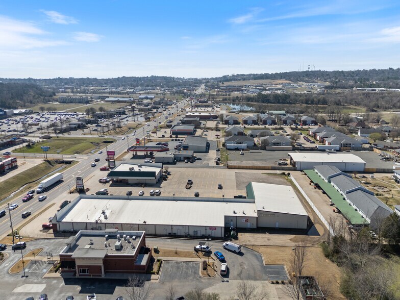 2213-2217 Fayetteville Rd, Van Buren, AR for sale - Building Photo - Image 3 of 25
