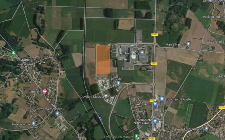 Office in Aoste for lease - Building Photo - Image 2 of 10