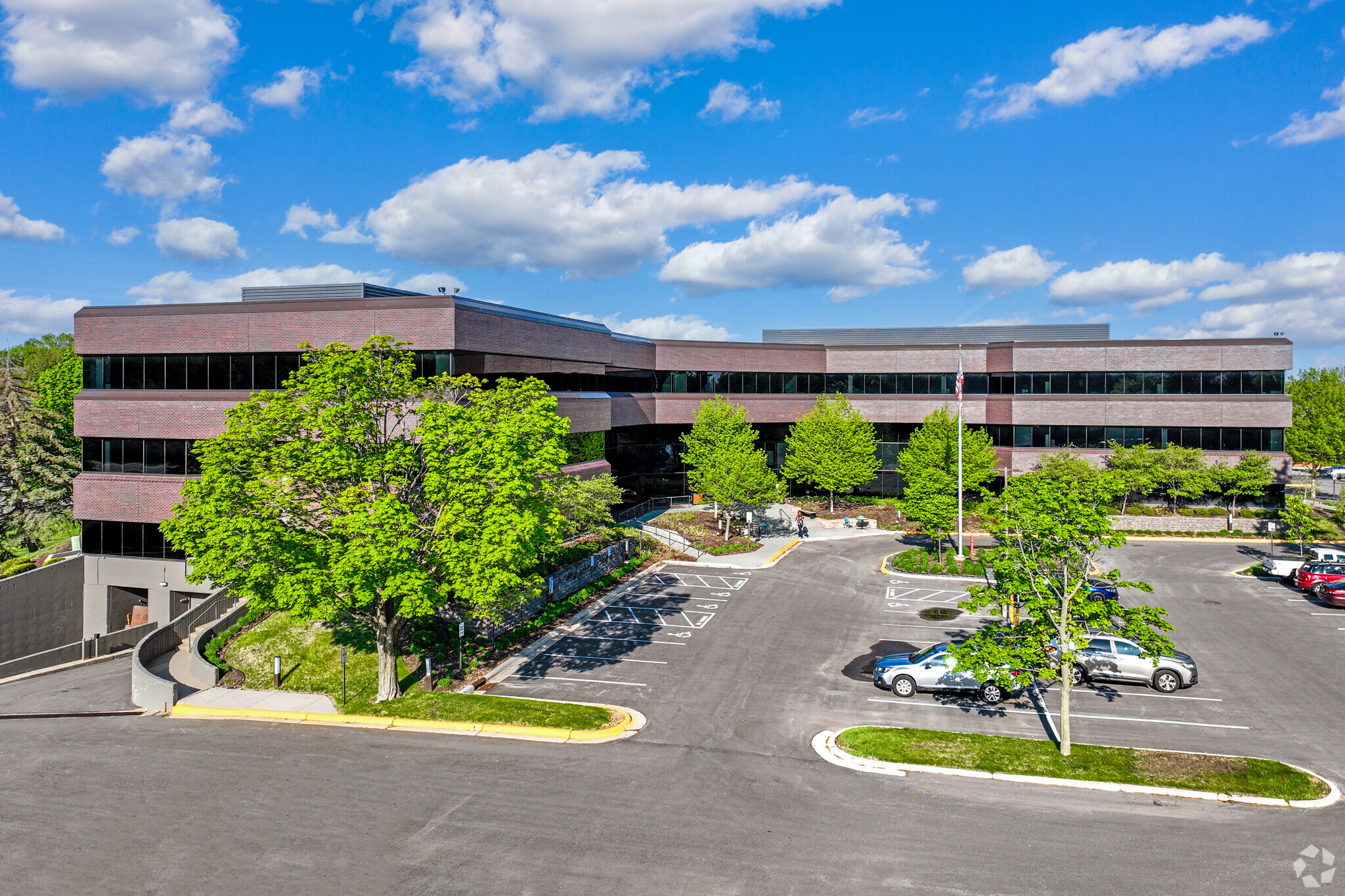 7500 Olson Memorial Hwy, Golden Valley, MN for lease Building Photo- Image 1 of 13