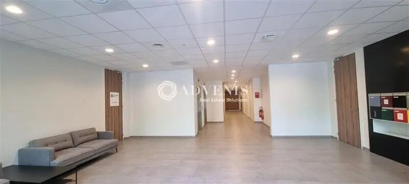 Office in VILLENEUVE-D'ASCQ for lease - Lobby - Image 2 of 7