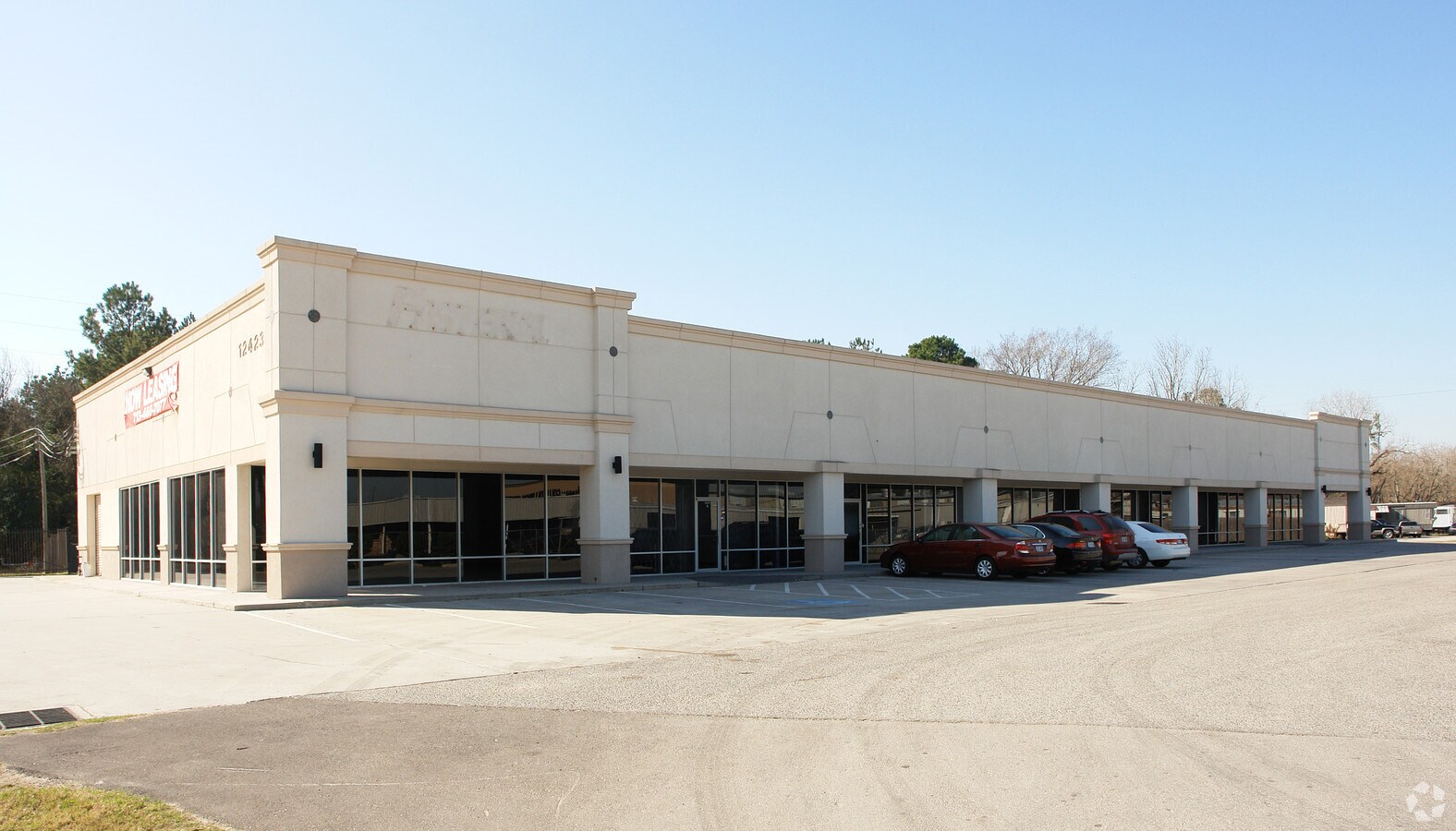 12423 Cutten Rd, Houston, TX 77066