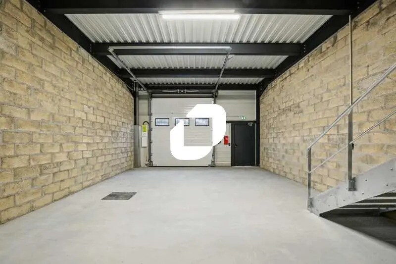 Flex in Épinay-sur-Seine for lease - Interior Photo - Image 3 of 14