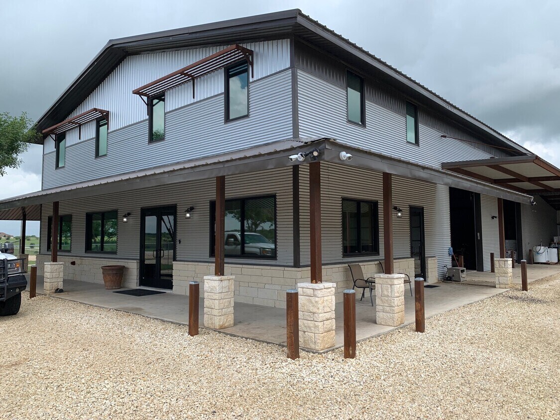 105 McBar Dr, Jarrell, TX for lease Primary Photo- Image 1 of 3