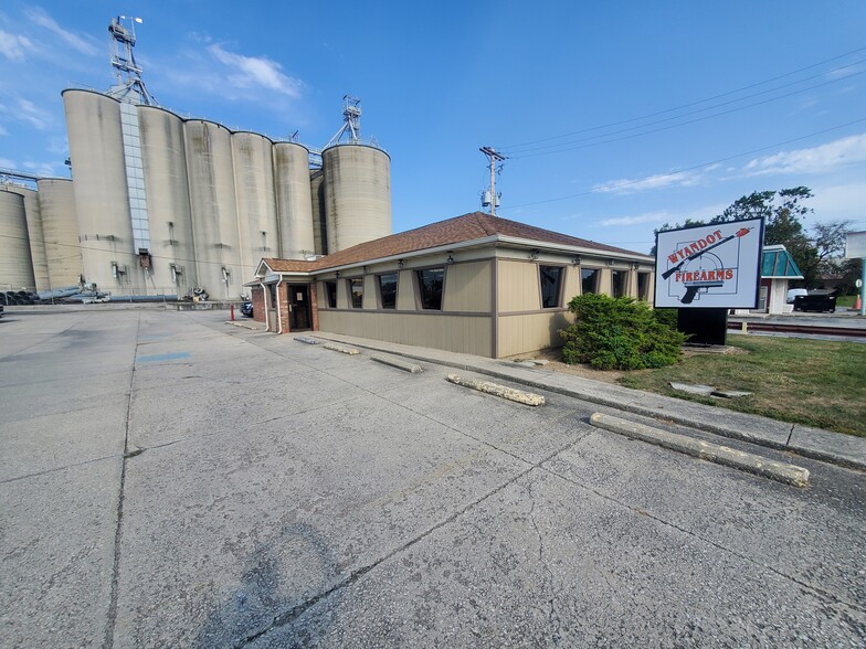 120 N Warpole St, Upper Sandusky, OH for sale - Building Photo - Image 1 of 19