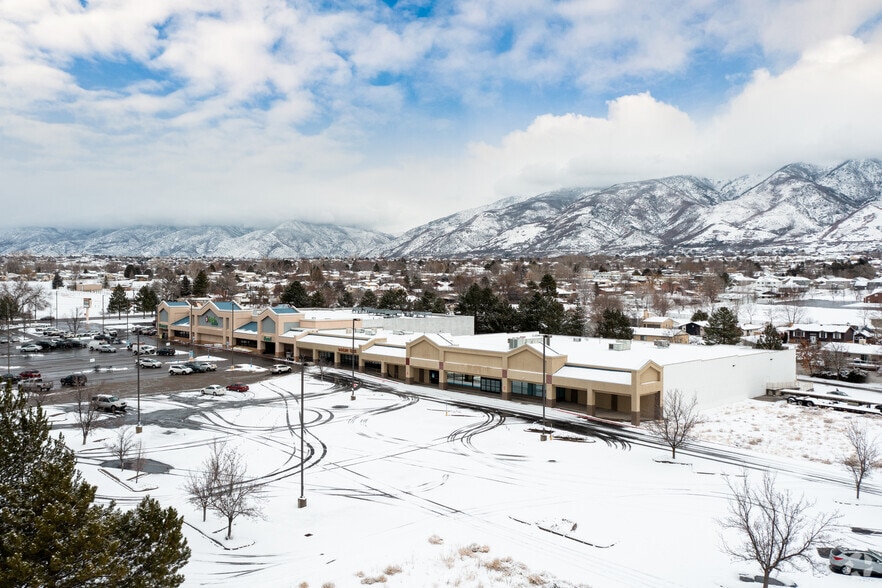 860-880 North Fairfield Road, Layton, UT 84041, Layton, UT for lease - Building Photo - Image 1 of 4