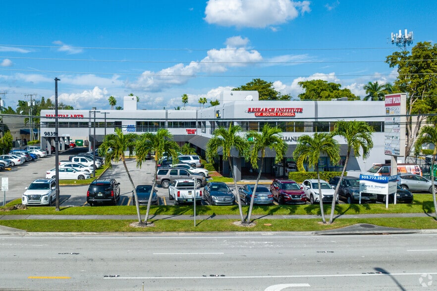 9835 Sunset Dr, Miami, FL for lease - Building Photo - Image 3 of 6