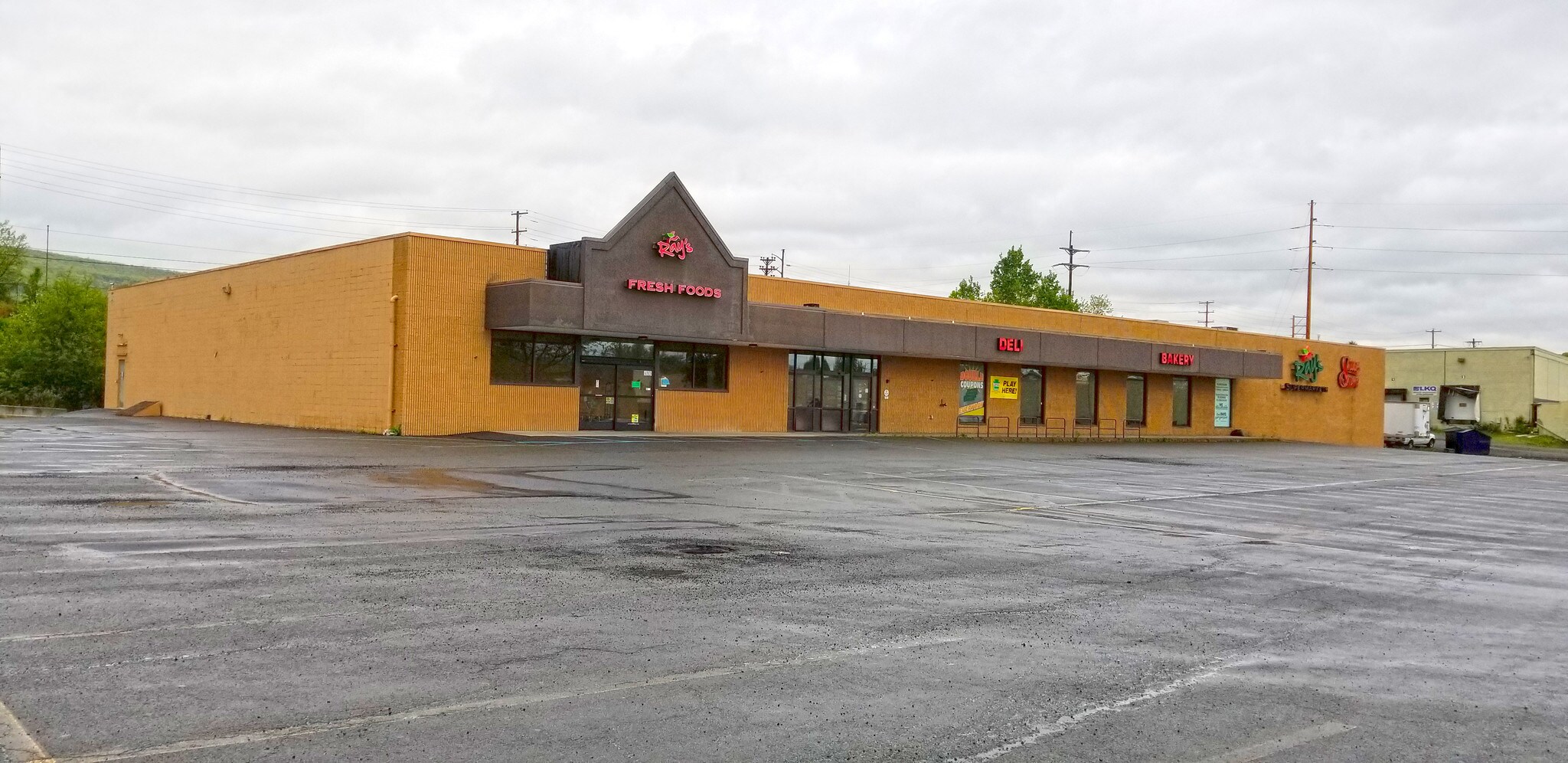 431 Lawrence St, Old Forge, PA for sale Primary Photo- Image 1 of 1