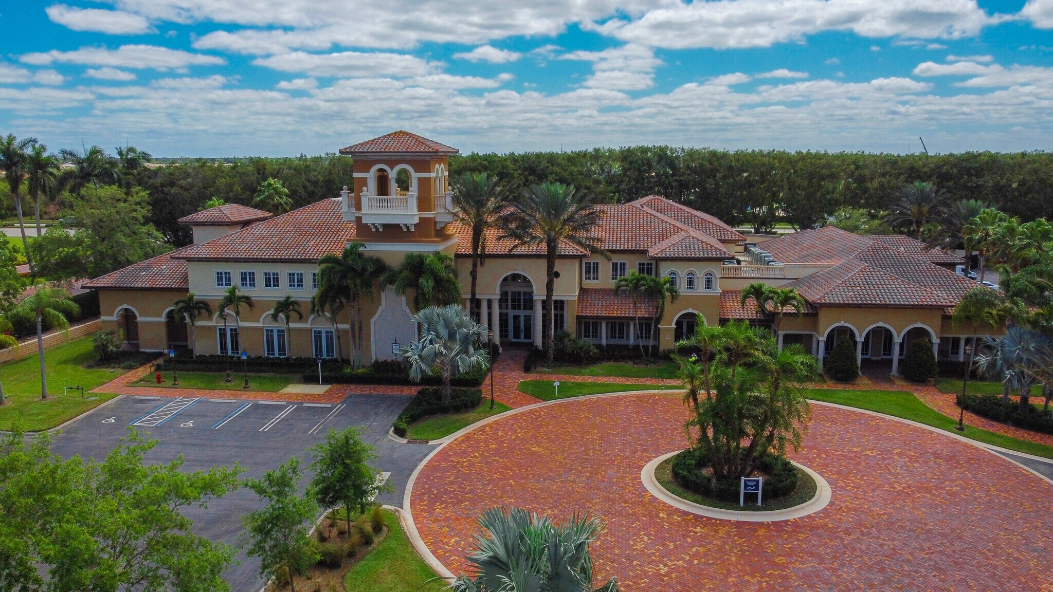 125 SE Via Tesoro, Port Saint Lucie, FL for sale Primary Photo- Image 1 of 1