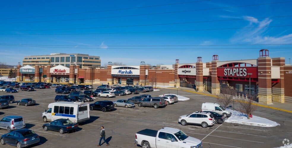 4200-4250 W 78th St, Bloomington, MN for sale - Building Photo - Image 1 of 1