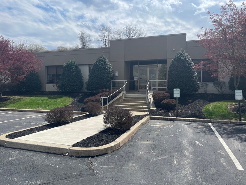 33 & 35 Sproul Rd portfolio of 2 properties for sale on LoopNet.com - Building Photo - Image 3 of 17