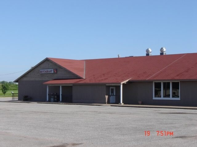 1311 E 16th St, Wellington, KS for sale - Primary Photo - Image 1 of 1