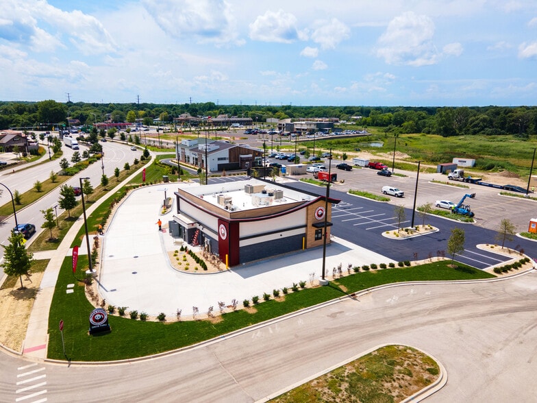 16261 S Boulevard Plz, Plainfield, IL for lease - Building Photo - Image 2 of 13