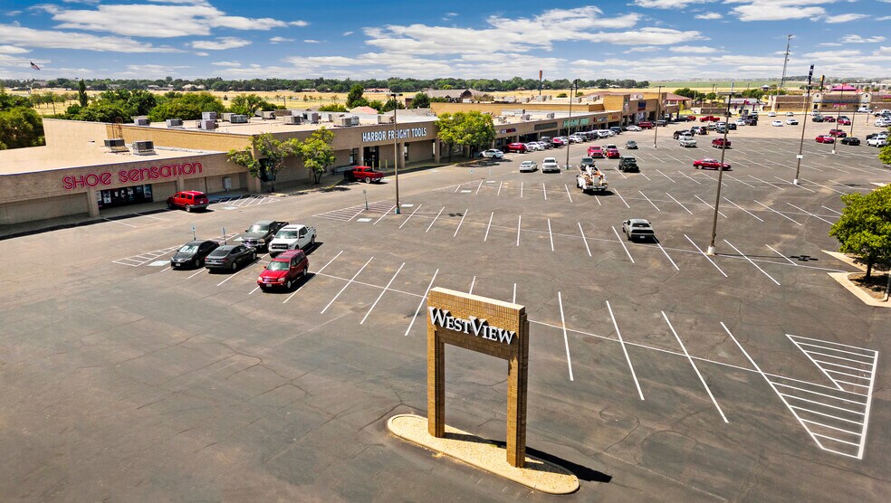 3501 Olton Rd, Plainview, TX 79072 Westview Shopping Center
