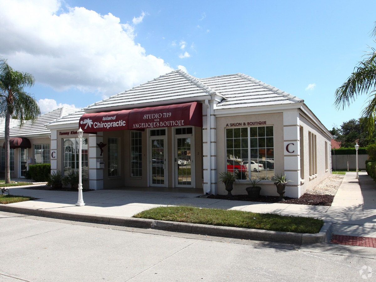 3900 Clark Rd, Sarasota, FL 34233