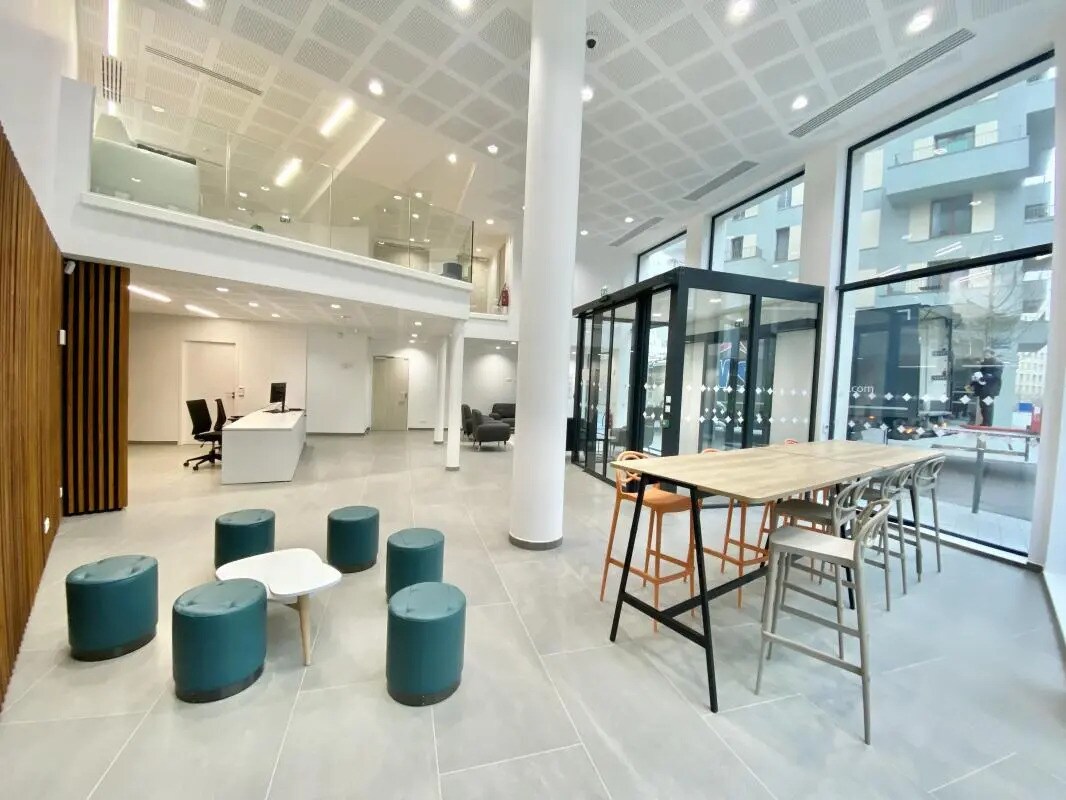 Office in Asnières-sur-Seine for lease Interior Photo- Image 1 of 9