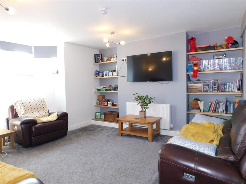 10 South Para, Skegness for sale - Building Photo - Image 3 of 39