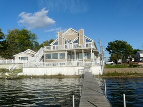 38 W Grand Ave, Fox Lake, IL for lease Building Photo- Image 1 of 5