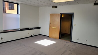 2027-2035 Broadway, Boulder, CO for lease Interior Photo- Image 1 of 5