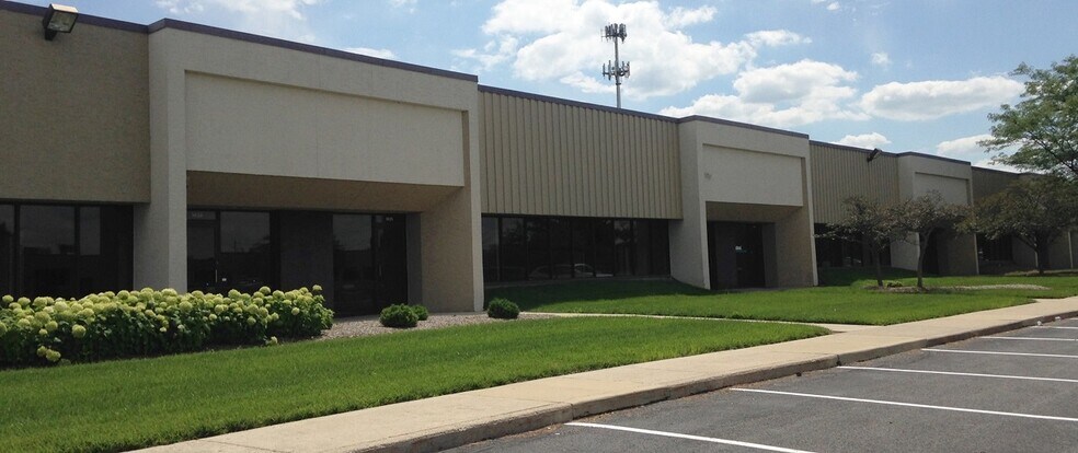 5605-5741 W 73rd St, Indianapolis, IN for lease - Building Photo - Image 1 of 1