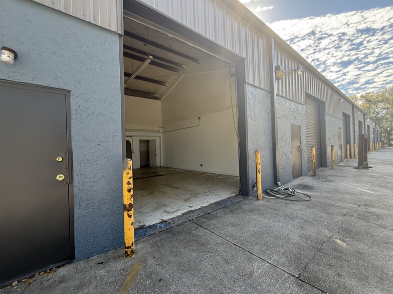 1046 Shadick Dr, Orange City, FL for lease - Building Photo - Image 3 of 5