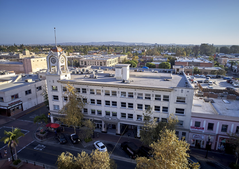 202-208 W 4th St, Santa Ana, CA for lease - Building Photo - Image 3 of 37