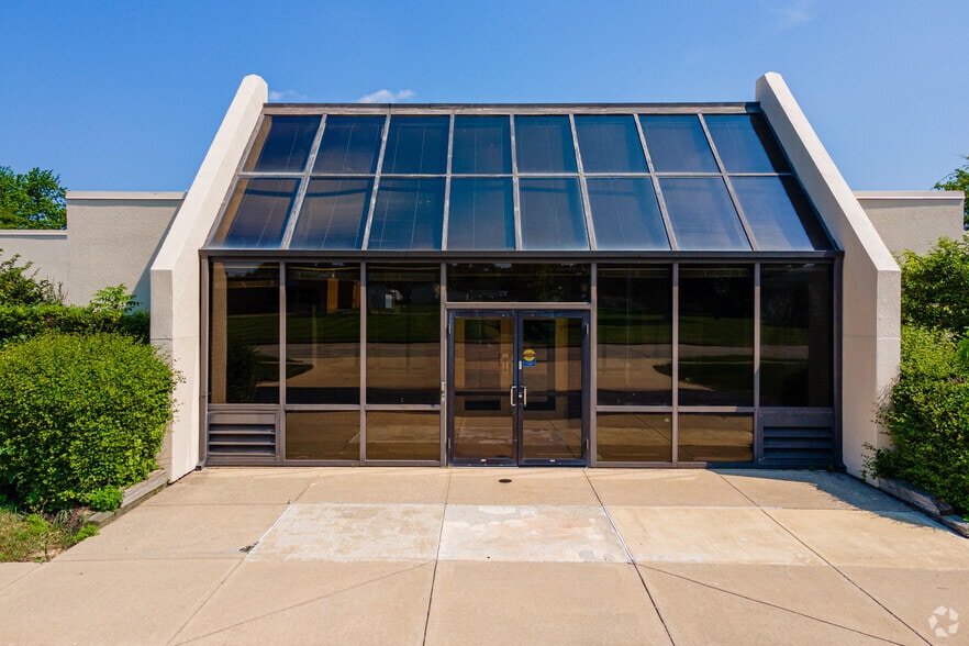 1515 S 19th St, Elwood, IN for sale - Building Photo - Image 3 of 37