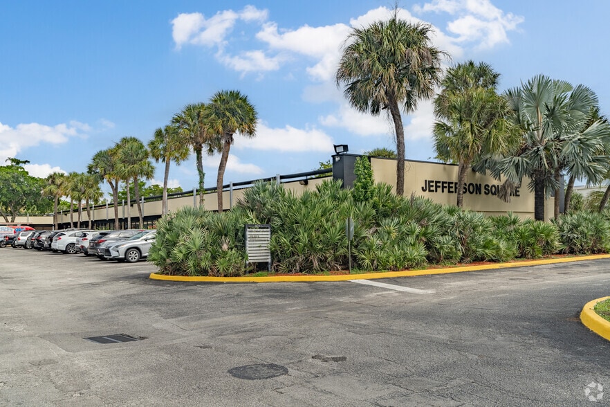 6043 Kimberly Blvd, Fort Lauderdale, FL for lease - Building Photo - Image 2 of 13