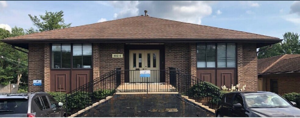 402 W Maple Ave, Vienna, VA for sale - Building Photo - Image 1 of 1