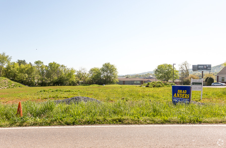 E Heiskell Rd, Powell, TN for lease - Building Photo - Image 1 of 2