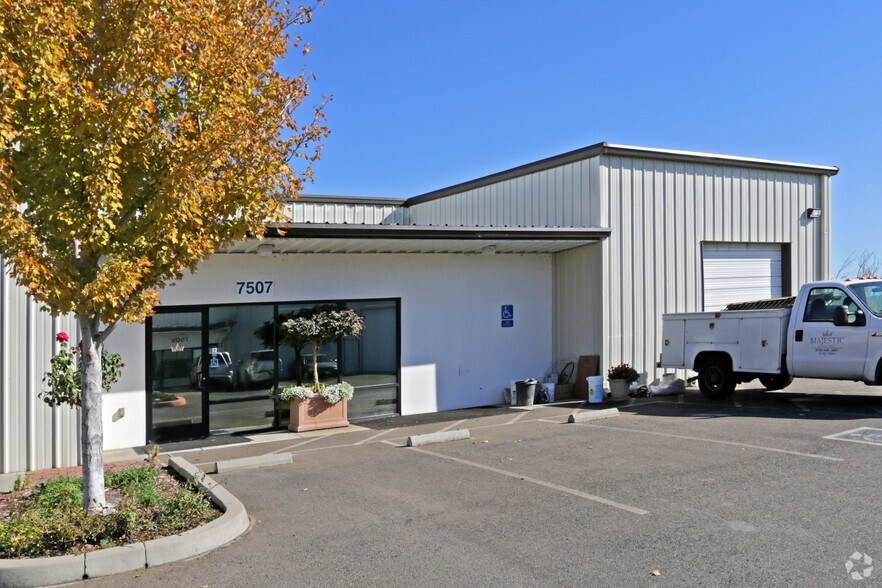 7507 Reese Rd, Sacramento, CA 95828