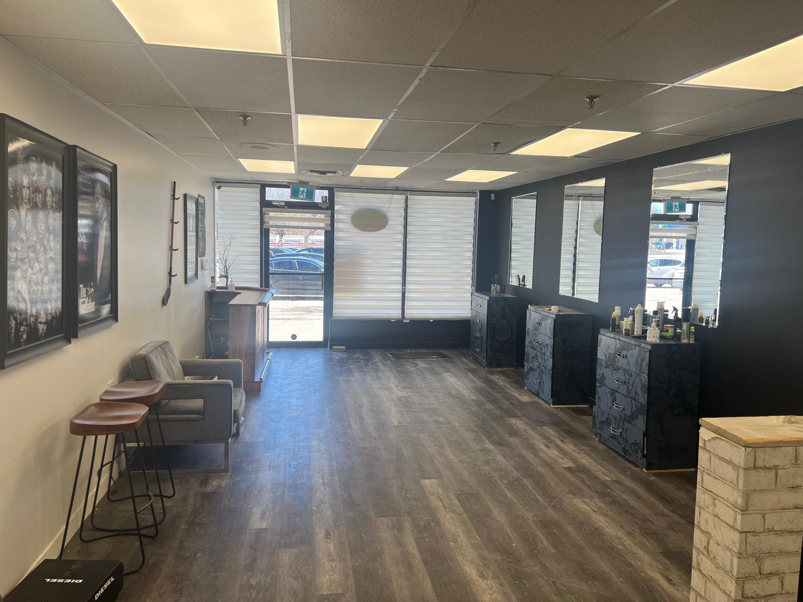 965 Dundas St W, Whitby, ON for lease Interior Photo- Image 1 of 7