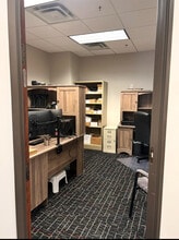 1760 S Stemmons Fwy, Lewisville, TX for lease Interior Photo- Image 2 of 7