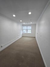 1120 Old Country Rd, Plainview, NY for lease Interior Photo- Image 1 of 3