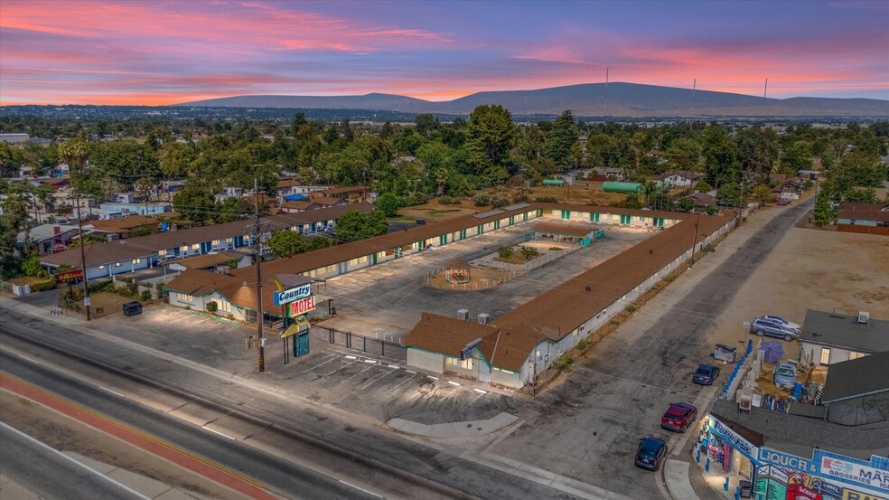 1010 S Union Ave, Bakersfield, CA for sale - Building Photo - Image 1 of 32