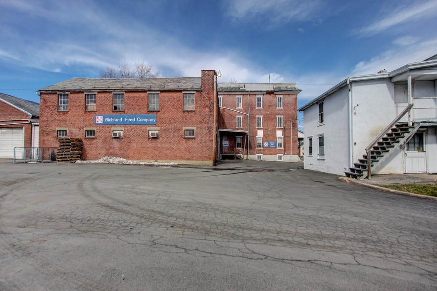 20 N Main St, Richlandtown, PA for sale - Building Photo - Image 1 of 1