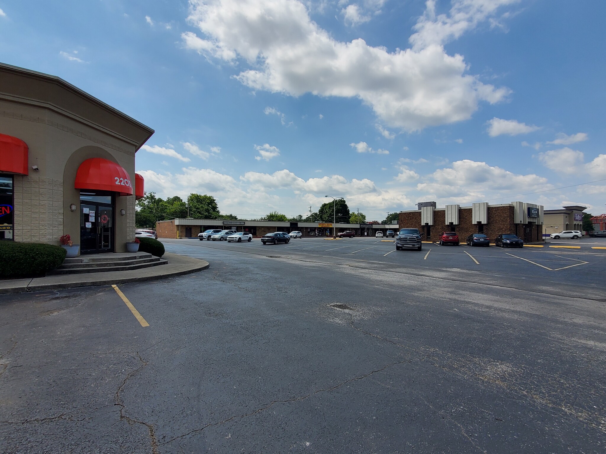 2207 University Dr NW, Huntsville, AL for lease Building Photo- Image 1 of 3