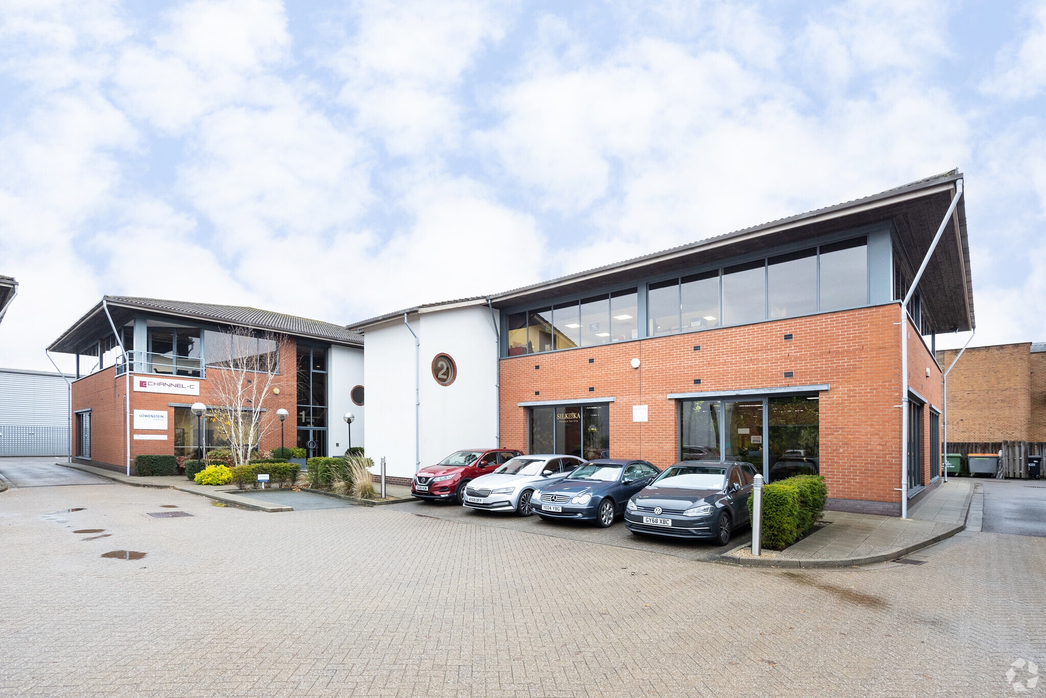 Easthampstead Rd, Bracknell for lease Primary Photo- Image 1 of 2