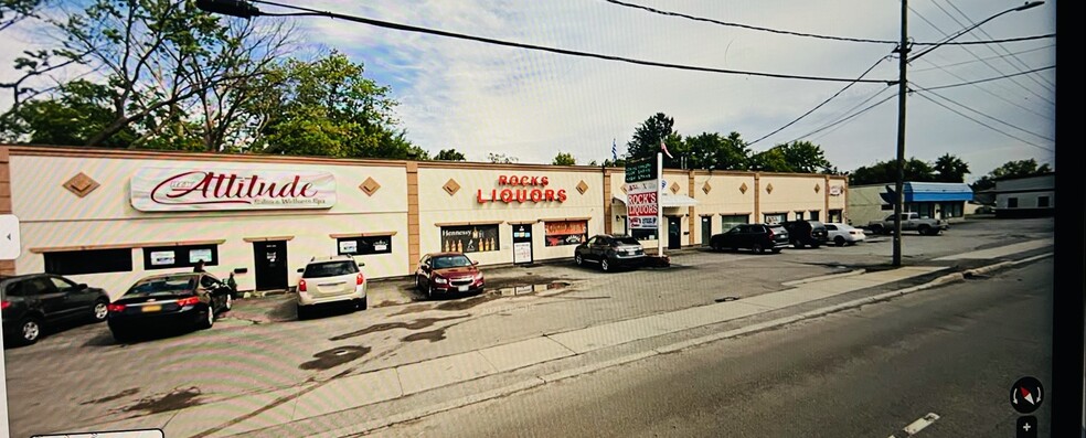 ROCKS PLAZA, portfolio of 3 properties for sale on LoopNet.com - Building Photo - Image 3 of 10