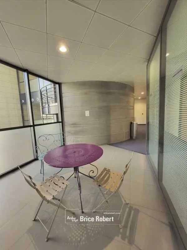 Office in Écully for lease Interior Photo- Image 1 of 13