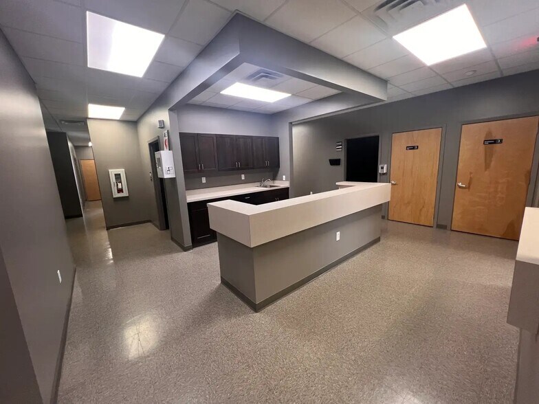 5207 Essen Ln, Baton Rouge, LA for lease - Building Photo - Image 1 of 34