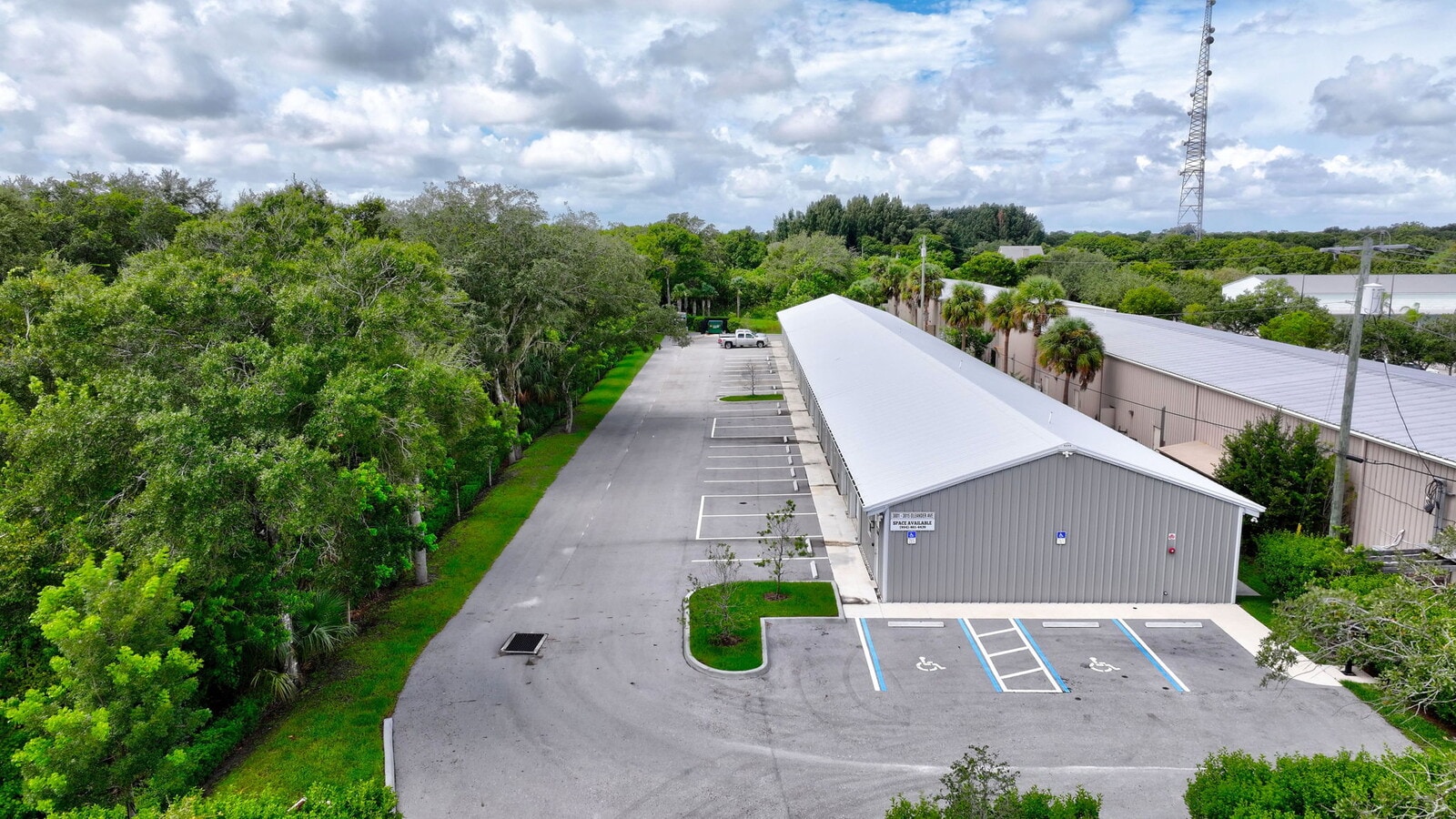 3801-3815 Oleander Ave, Fort Pierce, FL 34982 - Flex for Lease