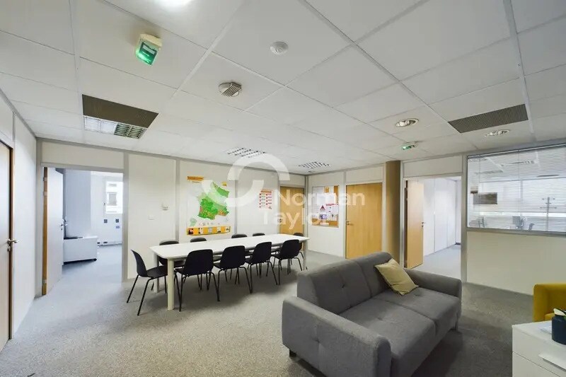Office in Montpellier for lease - Interior Photo - Image 1 of 11