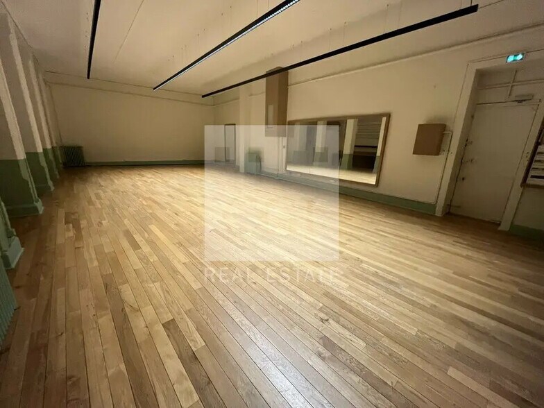 Office in Lyon for lease - Interior Photo - Image 3 of 9