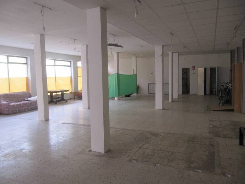 Retail in Alicante for lease - Building Photo - Image 3 of 6