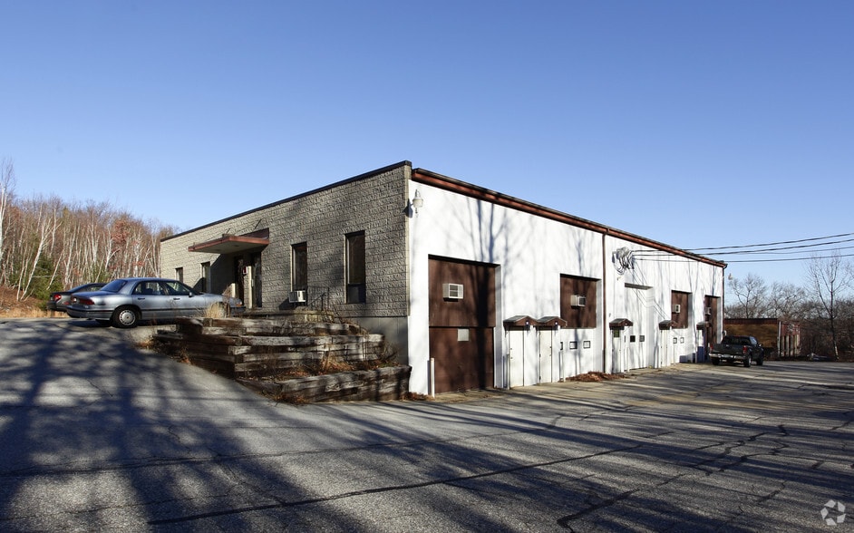 Londonberry Tnpk Portfolio portfolio of 3 properties for sale on LoopNet.com - Primary Photo - Image 2 of 3