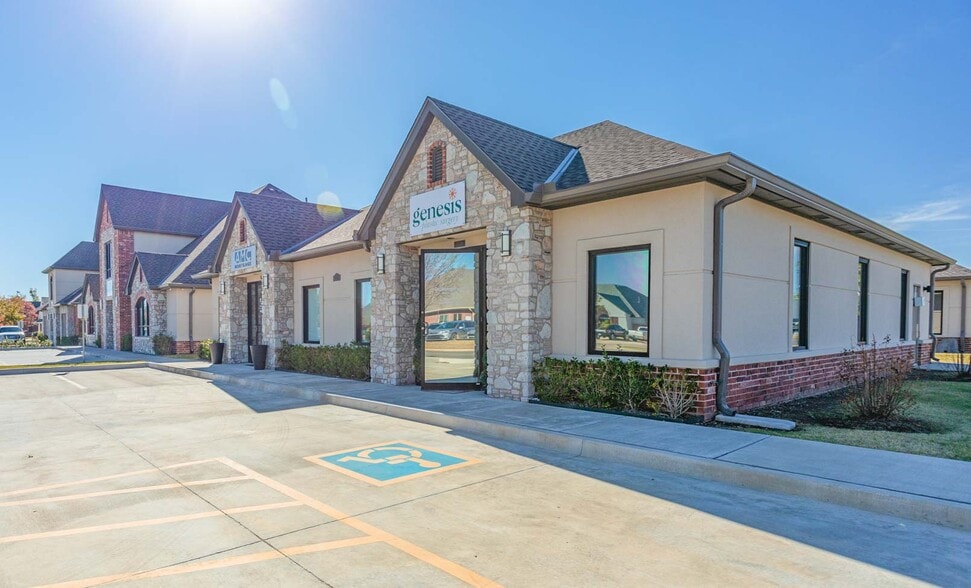 920 Wall St, Norman, OK for lease - Building Photo - Image 2 of 2