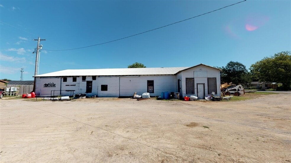 318 Main, Davis, OK for sale - Building Photo - Image 3 of 10