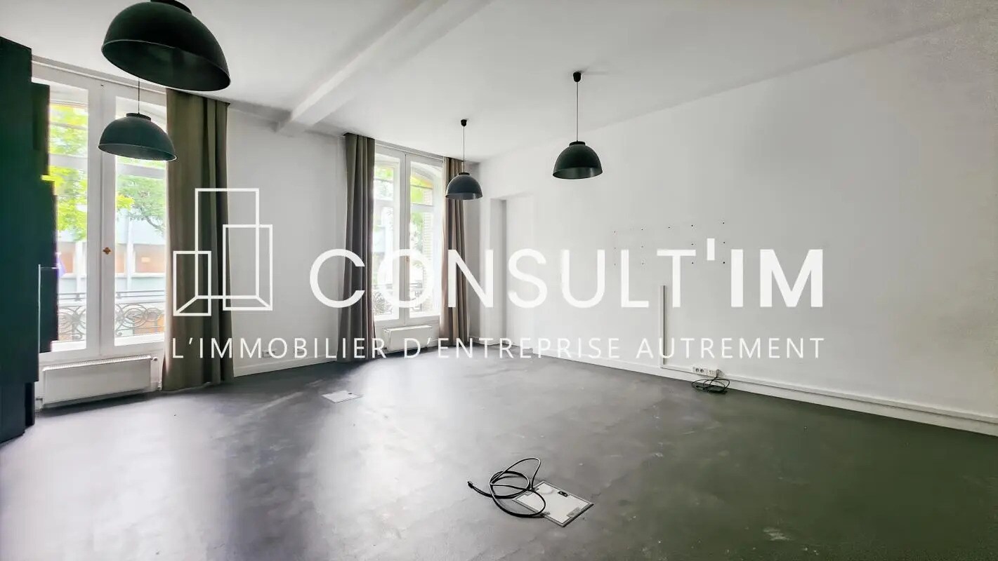Office in Paris for lease Building Photo- Image 1 of 7