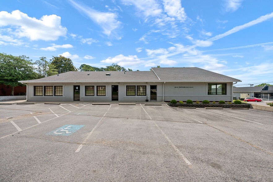 1004 Glenview Dr, Glasgow, KY for sale - Building Photo - Image 1 of 33