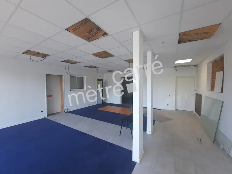 Flex in Saint-Herblain for lease - Interior Photo - Image 3 of 6